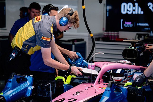 Колапинто проехал 128 кругов на тестах Pirelli