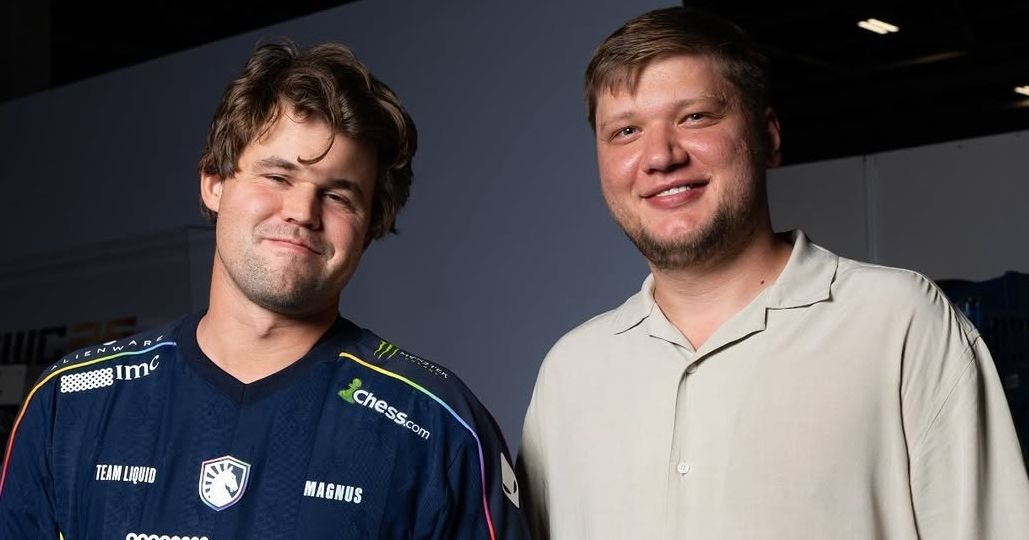 S1mple встретился с Магнусом Карлсеном на Esports World Cup