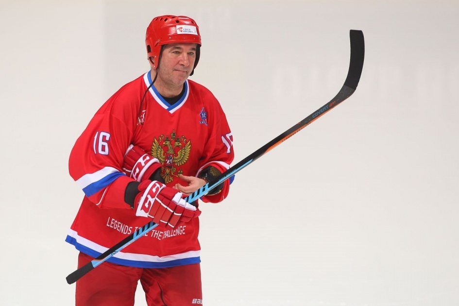 «Сколько славы нам принёс хоккей, а сколько футбол?» — Кожевников