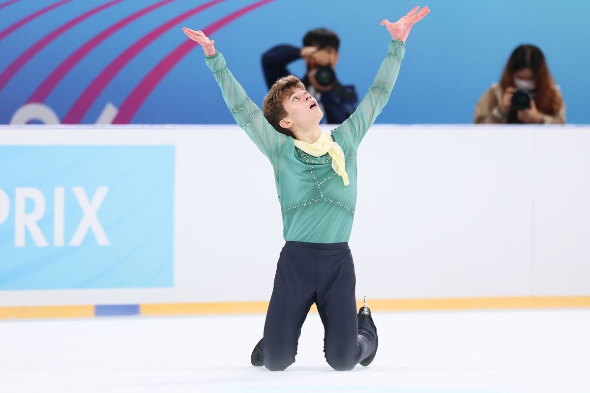 Лев Лазарев прибыл в Бангкок на этап юниорского Гран-при ISU