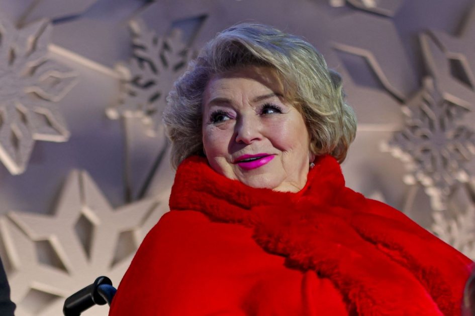 Тарасова отреагировала на поступок юниоров с флагами