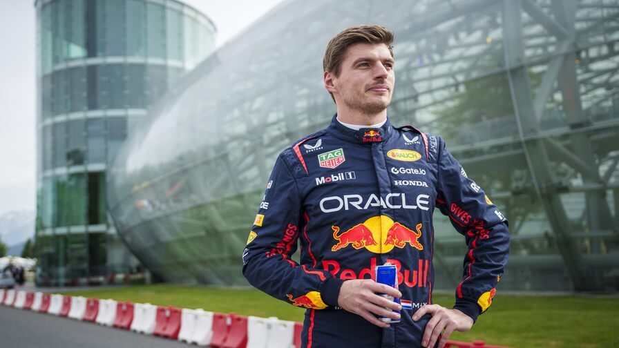 Ферстаппену предложили новый пятилетний контракт с Red Bull