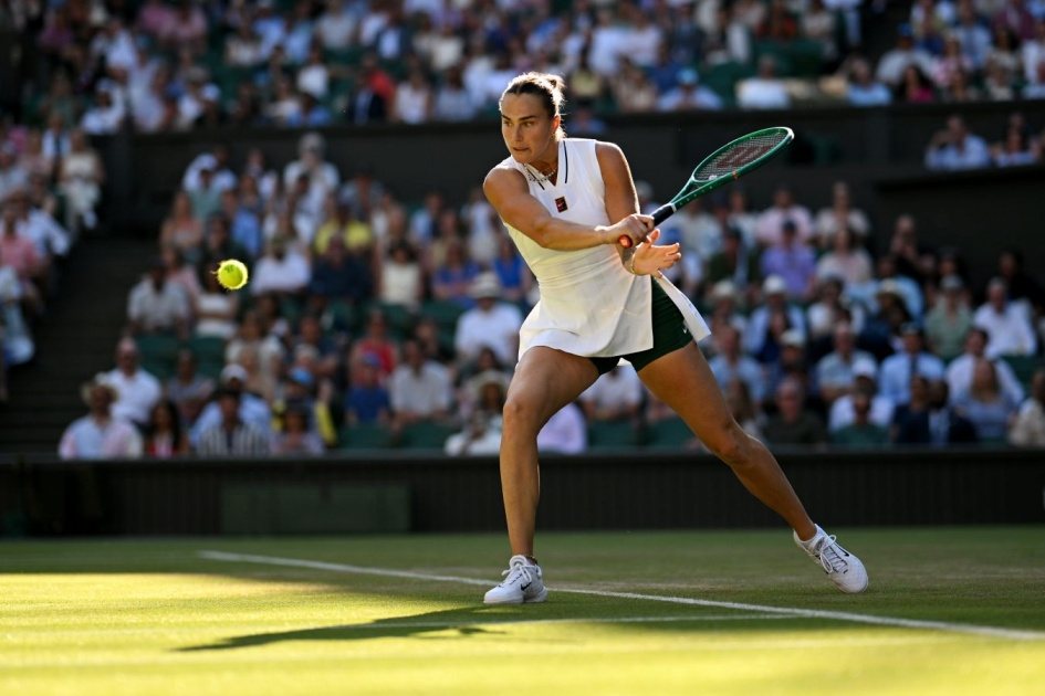 Соболенко тренируется с собакой перед US Open
