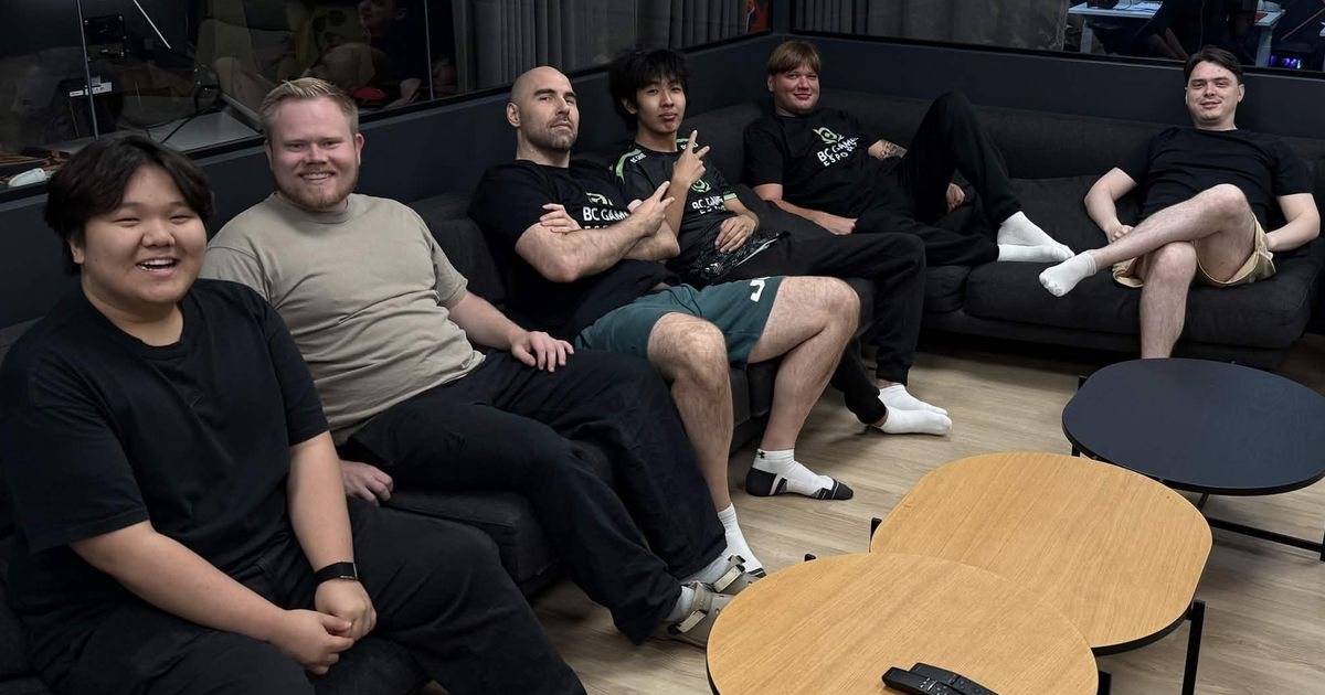 BCGame с s1mple, Magisk и mzinho собралась на буткемпе