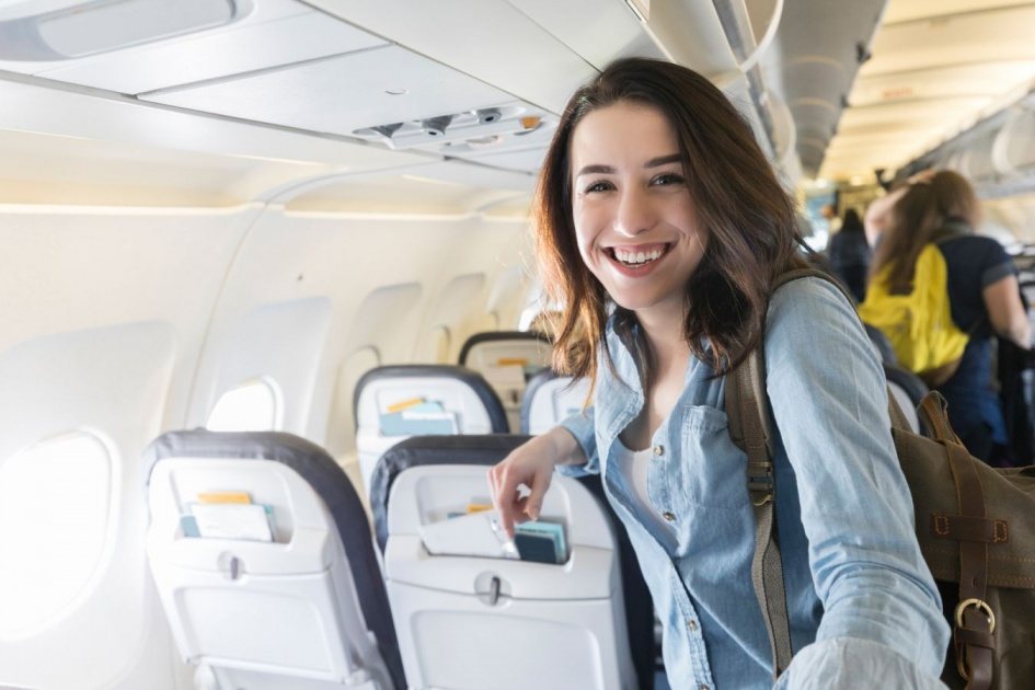 Тренер дала советы, как размяться во время перелёта