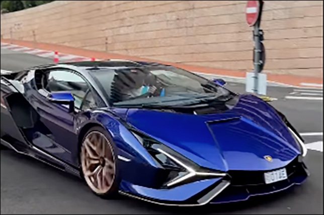 Фернандо Алонсо заметили в Монако за рулем Lamborghini Sián FKP 37