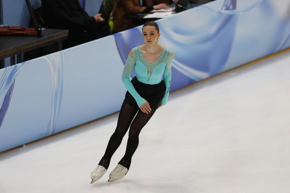 Камила Валиева показала фото из Парижа