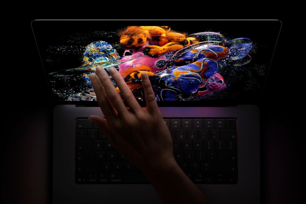 Apple представила MacBook Pro с сенсорным экраном