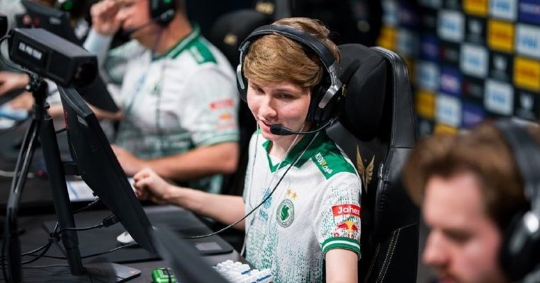 M0NESY выбрал s1mple лучшим игроком с AWP