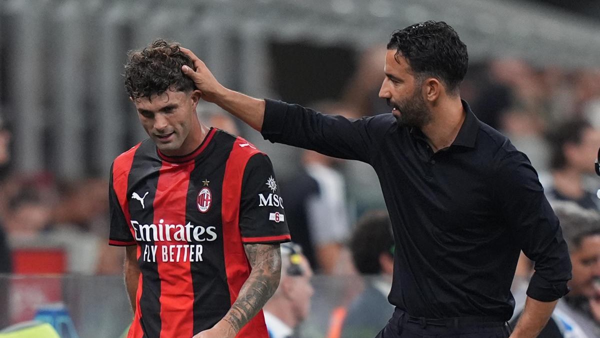 Милан возобновит тренировки с Пулисичем и Саэлемакерсом