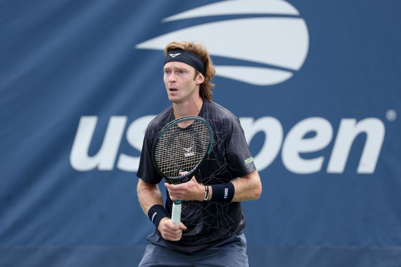 «Мог бы ответить, если бы использовал шанс», — Рублёв о US Open