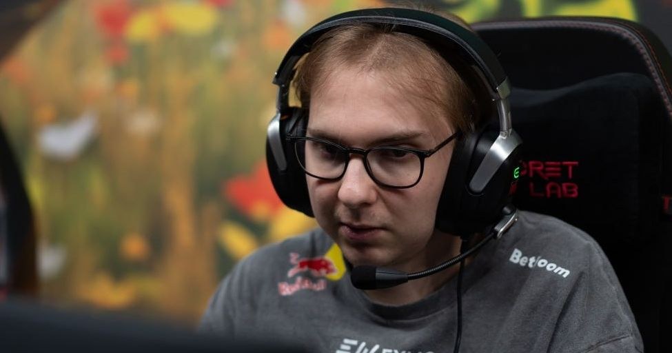 NAVI, MOUZ, L1ga Team и Yellow Submarine сыграют в квалификации BLAST Slam VIII