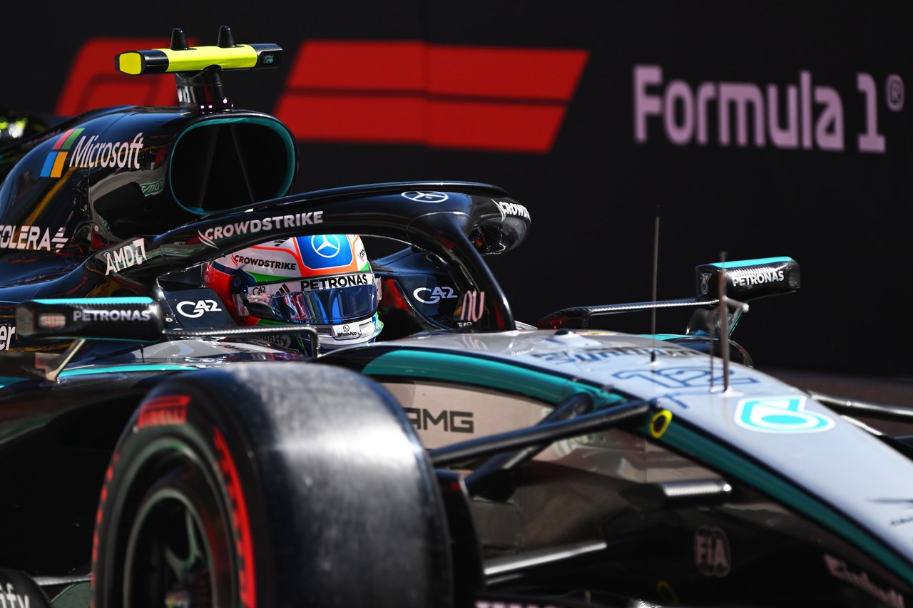 Пилоты Mercedes и Ferrari вызваны к стюардам за медленную езду