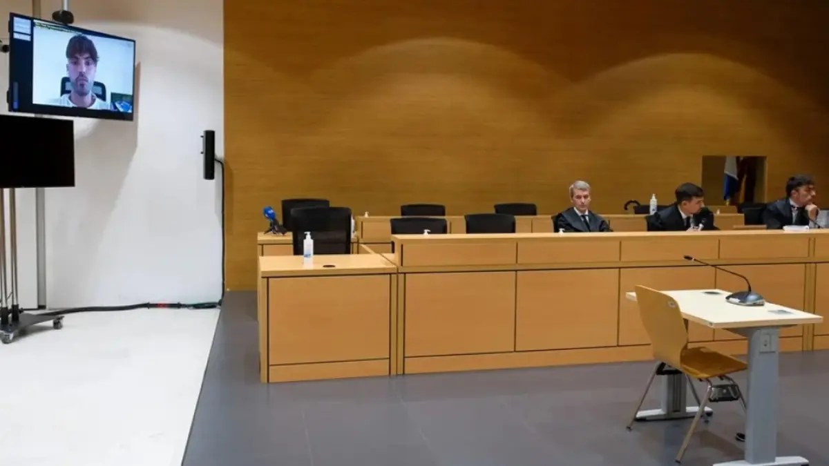 Рауль Асенсио оправдан по делу о сексуальном насилии, его сообщники осуждены