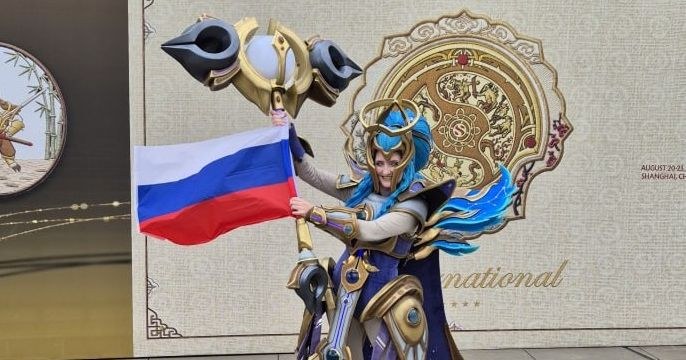 Российская модель Nika Lockhart выступила на The International 2026