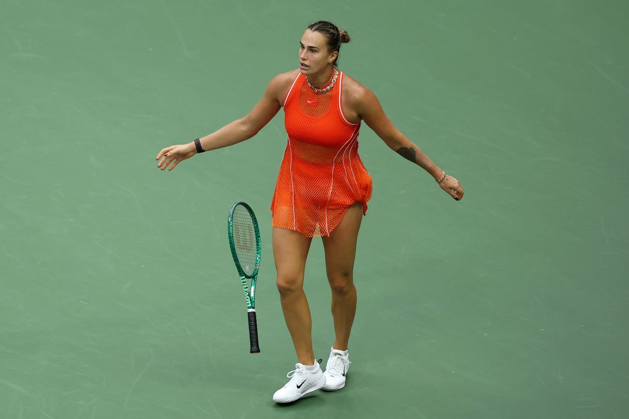 Соболенко оштрафована за разбитую ракетку на US Open