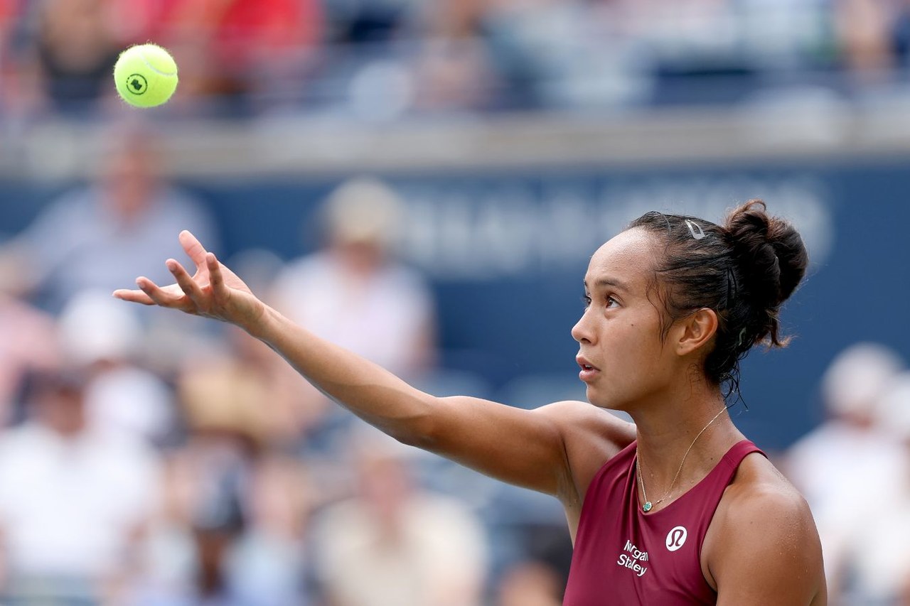 WTA-500 в Сингапуре: Фернандес встретится с Андреевой в четвертьфинале