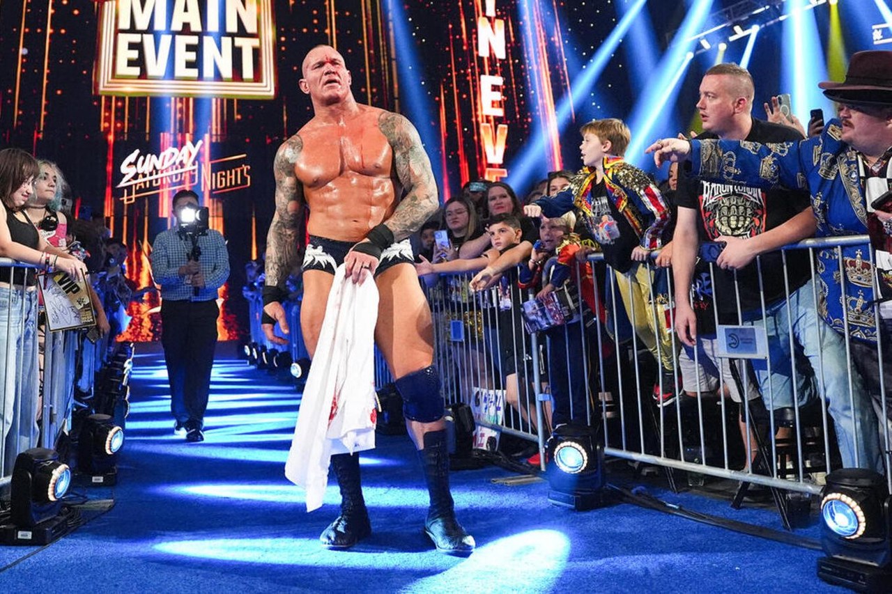 WWE провела дебютное шоу Sunday Night's Main Event
